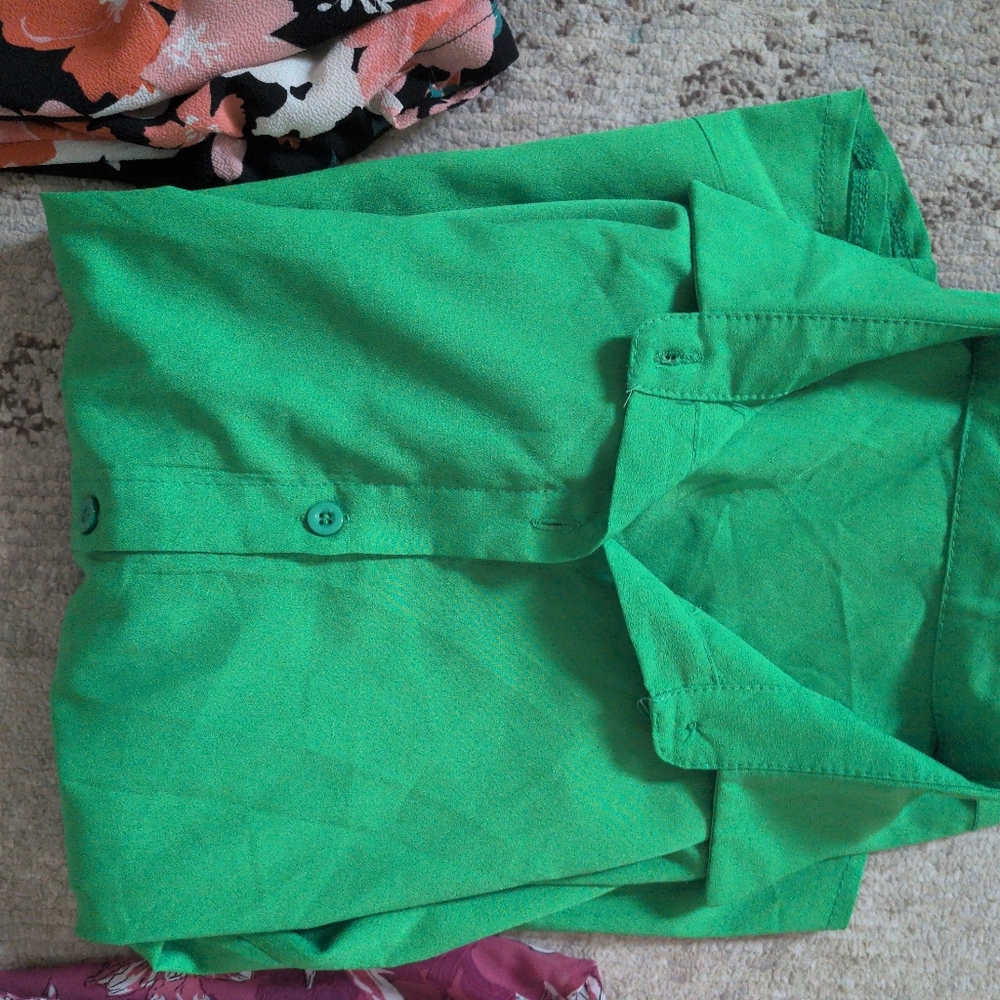 Bundle Of 3 Spring Tops! - Picture 3 of 4